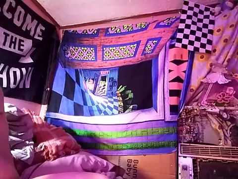 Snapshot of HodgeVibes chatting on 02-18-26, 06:11 HodgeVibes online show from 02-18-26, 06:11