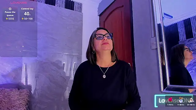 Snapshot of Agatha_Pleasure chatting on 10-03-25, 11:56 Agatha Pleasure online show from 10-03-25, 11:56
