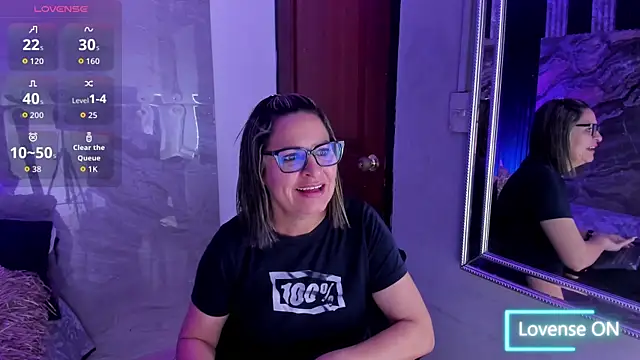 Snapshot of Agatha_Pleasure chatting on 09-19-25, 11:47 Agatha Pleasure online show from 09-19-25, 11:47