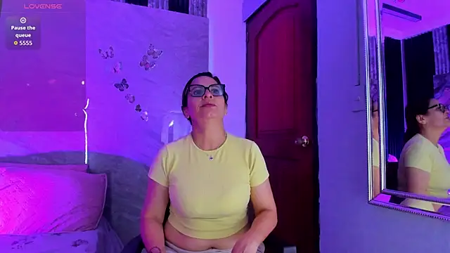 Agatha Pleasure online show from 04-10-26, 11:50