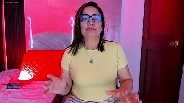 Agatha Pleasure online show from 02-12-26, 11:54