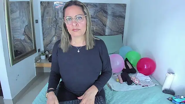 Snapshot of Agatha_Pleasure chatting on 06-12-26, 12:14 Agatha Pleasure online show from 06-12-26, 12:14