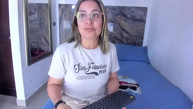 Agatha Pleasure online show from 05-28-26, 11:49