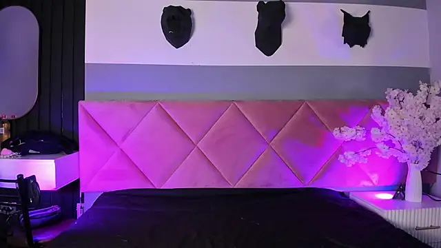 Bella Williiams online show from 11-15-25, 12:20