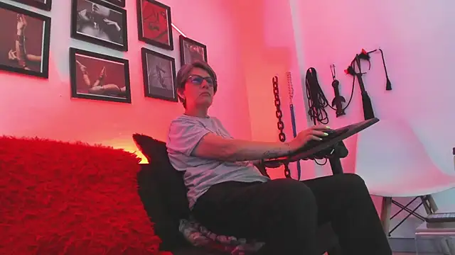 MistressNyx cg online show from 01-10-26, 04:02