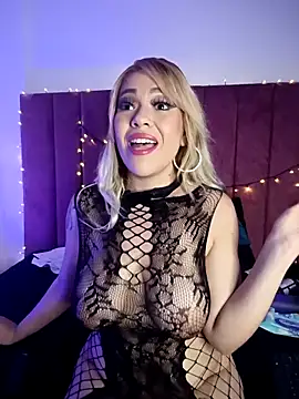 Snapshot of RominaaReyes chatting on 03-01-26, 07:36 RominaaReyes online show from 03-01-26, 07:36