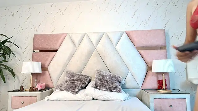 Snapshot of Zoelucas chatting on 04-13-26, 11:58 Zoelucas online show from 04-13-26, 11:58