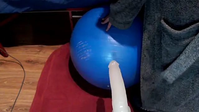 Snapshot of drieghe chatting on 09-27-25, 01:56 drieghe online show from 09-27-25, 01:56