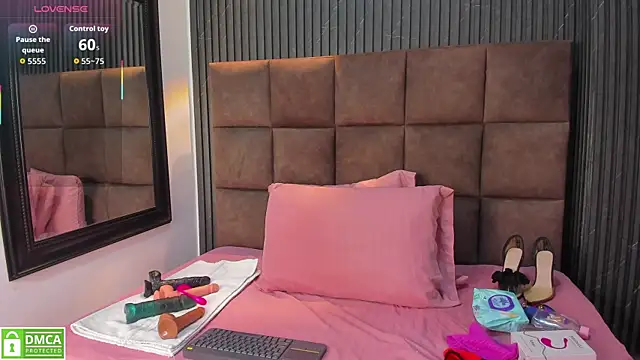 Gia Scott online show from 12-19-25, 08:33