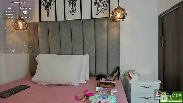 Gia Scott online show from 09-26-25, 01:40