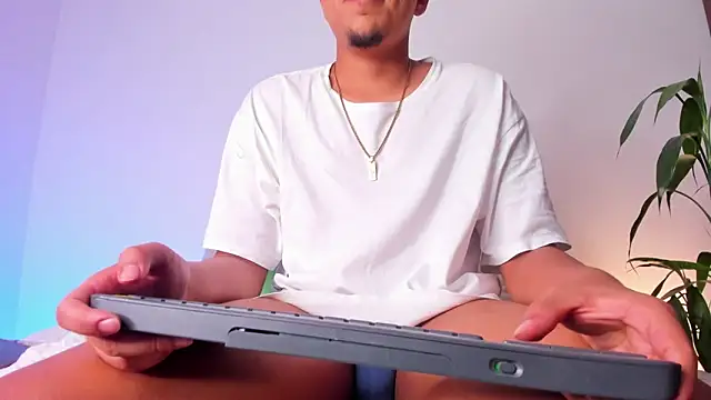 asmodeo 33 online show from 10-31-25, 04:53