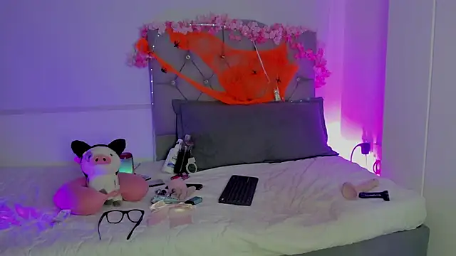 Snapshot of antonieta23 chatting on 10-28-25, 07:40 antonieta23 online show from 10-28-25, 07:40