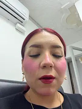 Mia Juicyberry online show from 01-11-26, 12:28