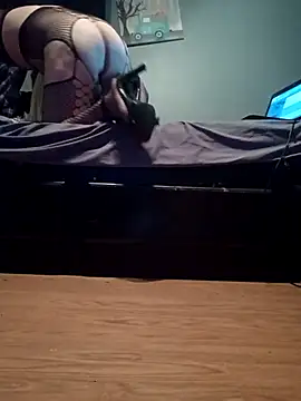 Crossedsissy online show from 04-13-26, 05:22