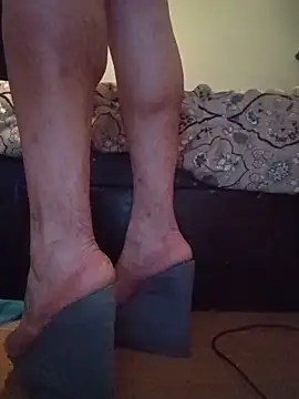 Crossedsissy online show from 05-21-26, 09:34