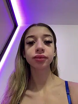 Snapshot of OdetteMason chatting on 02-05-26, 05:47 OdetteMason online show from 02-05-26, 05:47