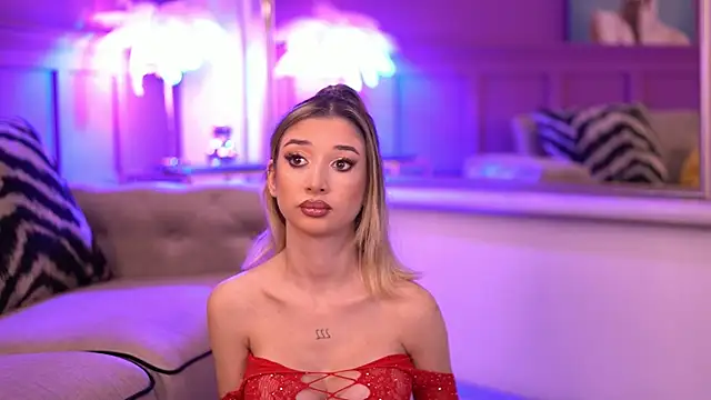 OdetteMason online show from 09-19-25, 04:49