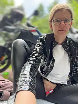 Bikergirl 97 online show from 06-10-26, 10:38