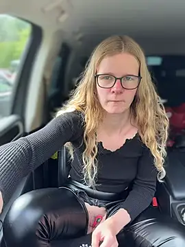 Bikergirl 97 online show from 05-12-26, 03:18