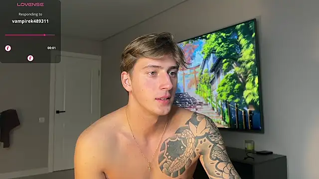 DaniHort online show from 10-27-25, 08:04