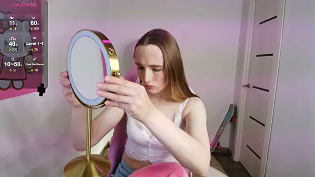 Vi Luxy online show from 10-15-25, 02:10