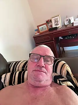 Snapshot of mke1874 chatting on 01-10-26, 11:49 mke1874 online show from 01-10-26, 11:49