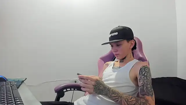 StraightBoy Nick online show from 05-10-26, 08:22