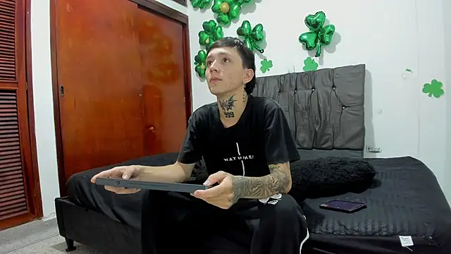 StraightBoy Nick online show from 05-08-26, 01:59