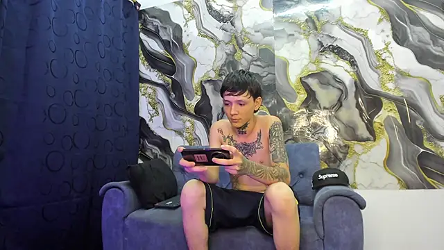 StraightBoy Nick online show from 05-20-26, 06:43