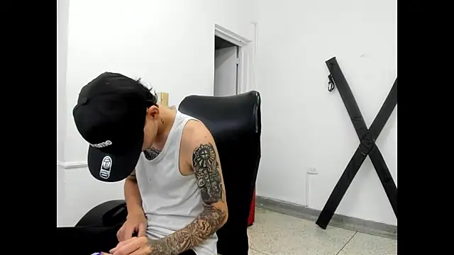 StraightBoy Nick online show from 04-27-26, 07:56