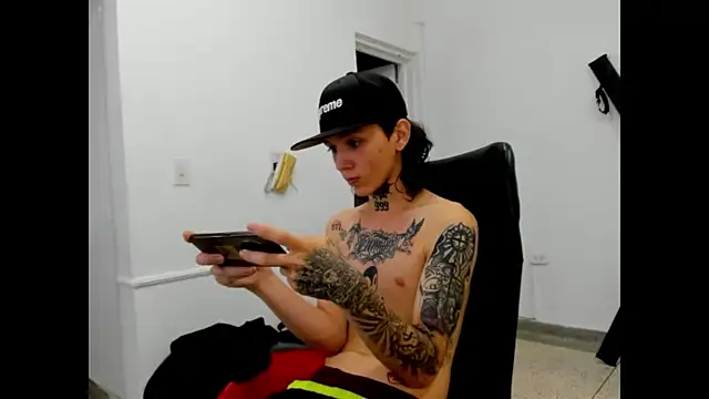 StraightBoy Nick online show from 04-20-26, 09:27