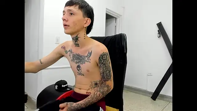 StraightBoy Nick online show from 04-29-26, 07:53
