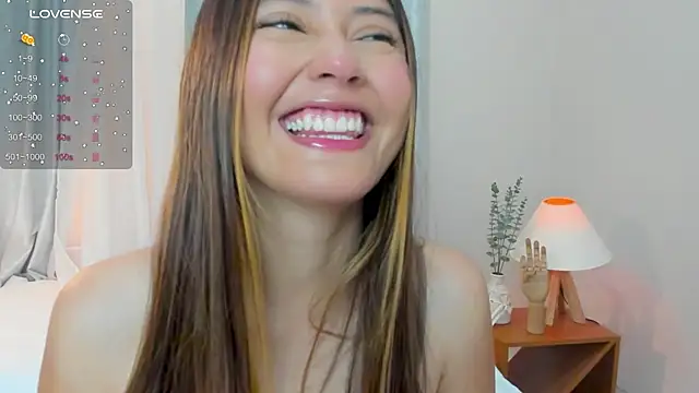Snapshot of amy_innocent_1 chatting on 09-19-25, 01:59 amy innocent 1 online show from 09-19-25, 01:59