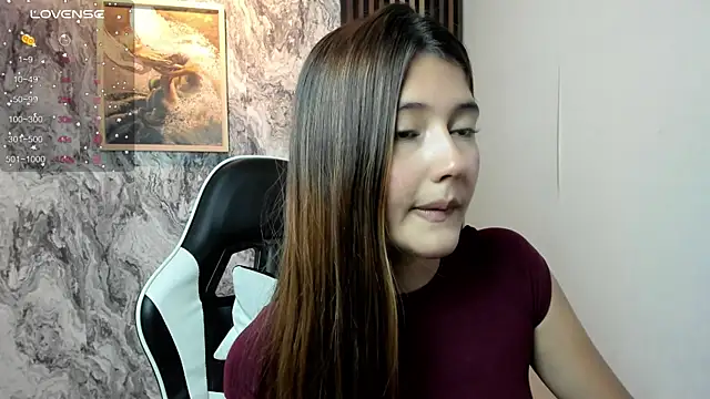Snapshot of amy_innocent_1 chatting on 09-17-25, 08:33 amy innocent 1 online show from 09-17-25, 08:33