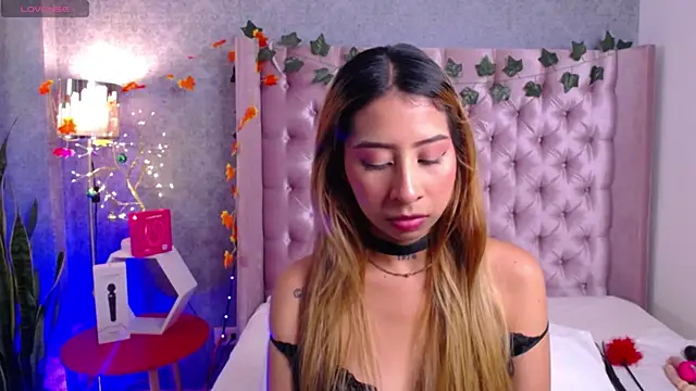 laila stilwiills online show from 12-14-25, 01:12