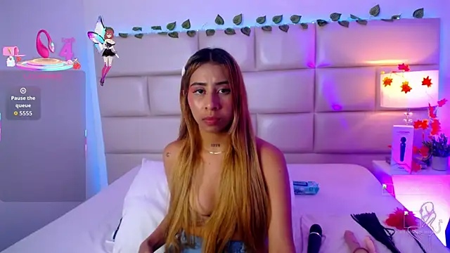 laila stilwiills online show from 11-06-25, 08:18