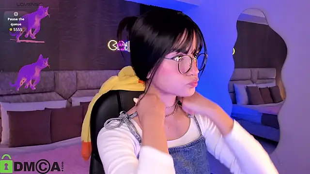 Arinextdoor online show from 10-21-25, 11:15