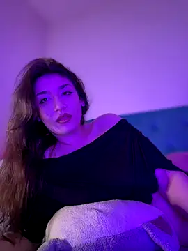 ScarletBloom  online show from 11-22-25, 04:17