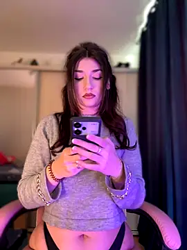 Snapshot of ScarletBloom_ chatting on 10-05-25, 01:13 ScarletBloom  online show from 10-05-25, 01:13