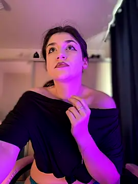 Snapshot of ScarletBloom_ chatting on 09-30-25, 10:21 ScarletBloom  online show from 09-30-25, 10:21