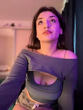 Snapshot of ScarletBloom_ chatting on 10-16-25, 07:05 ScarletBloom  online show from 10-16-25, 07:05