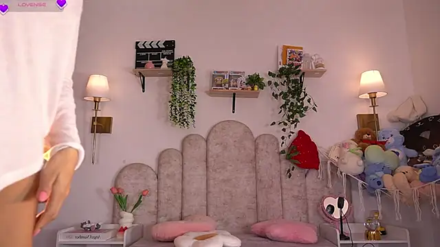 violeth     online show from 02-17-26, 01:30