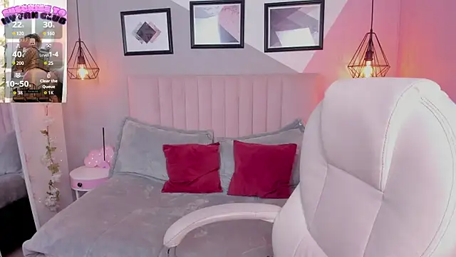 Baby  kitty  online show from 09-18-25, 08:34