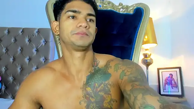 Snapshot of antonio__444 chatting on 10-10-25, 11:33 antonio  444 online show from 10-10-25, 11:33