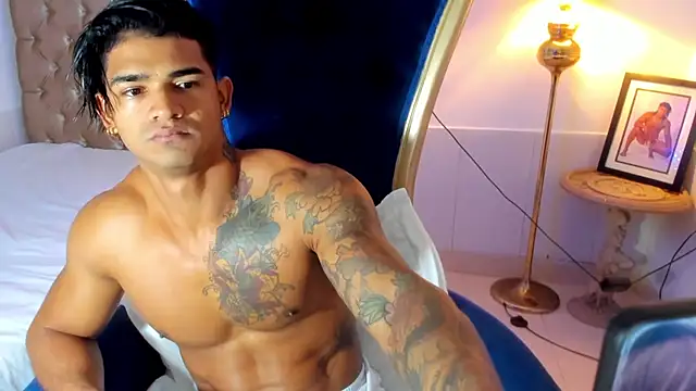 Snapshot of antonio__444 chatting on 10-25-25, 10:58 antonio  444 online show from 10-25-25, 10:58