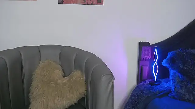 CoralieBronson online show from 02-14-26, 03:40