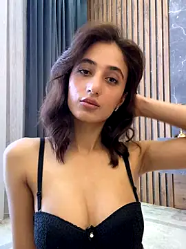 Snapshot of AriaXFlirt chatting on 10-31-25, 08:22 AriaXFlirt online show from 10-31-25, 08:22