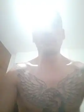 Snapshot of bigandstrong2217 chatting on 04-15-26, 12:05 bigandstrong2217 online show from 04-15-26, 12:05