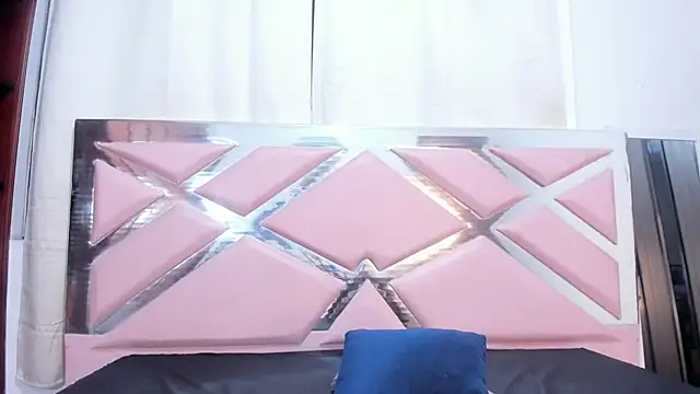 Kenishax  online show from 09-26-25, 04:41