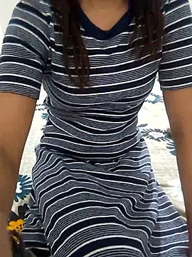 Snapshot of shilpa_r chatting on 10-13-25, 10:39 shilpa r online show from 10-13-25, 10:39